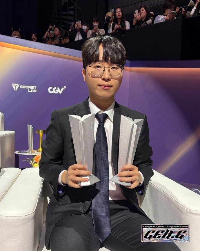GEN官方晒颁奖返图：闪耀LCK Awards